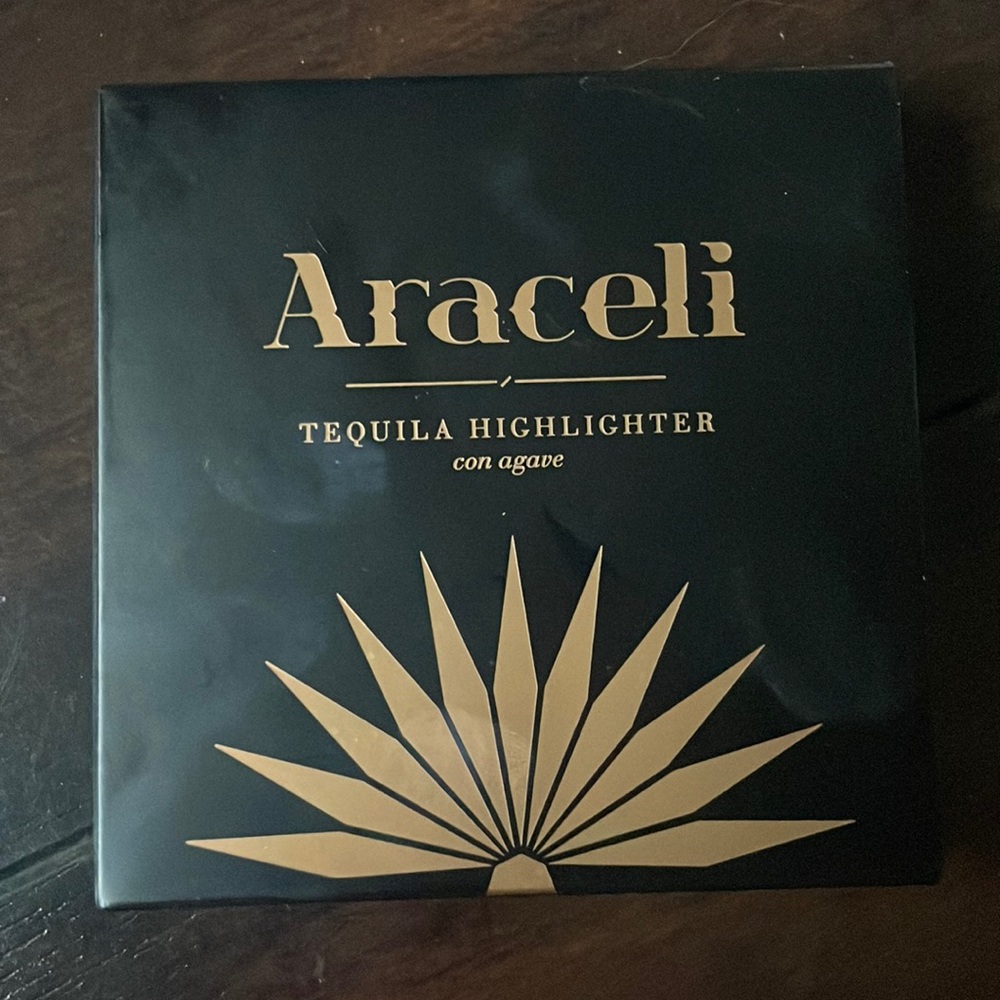 Araceli tequila highlighter in Blanco